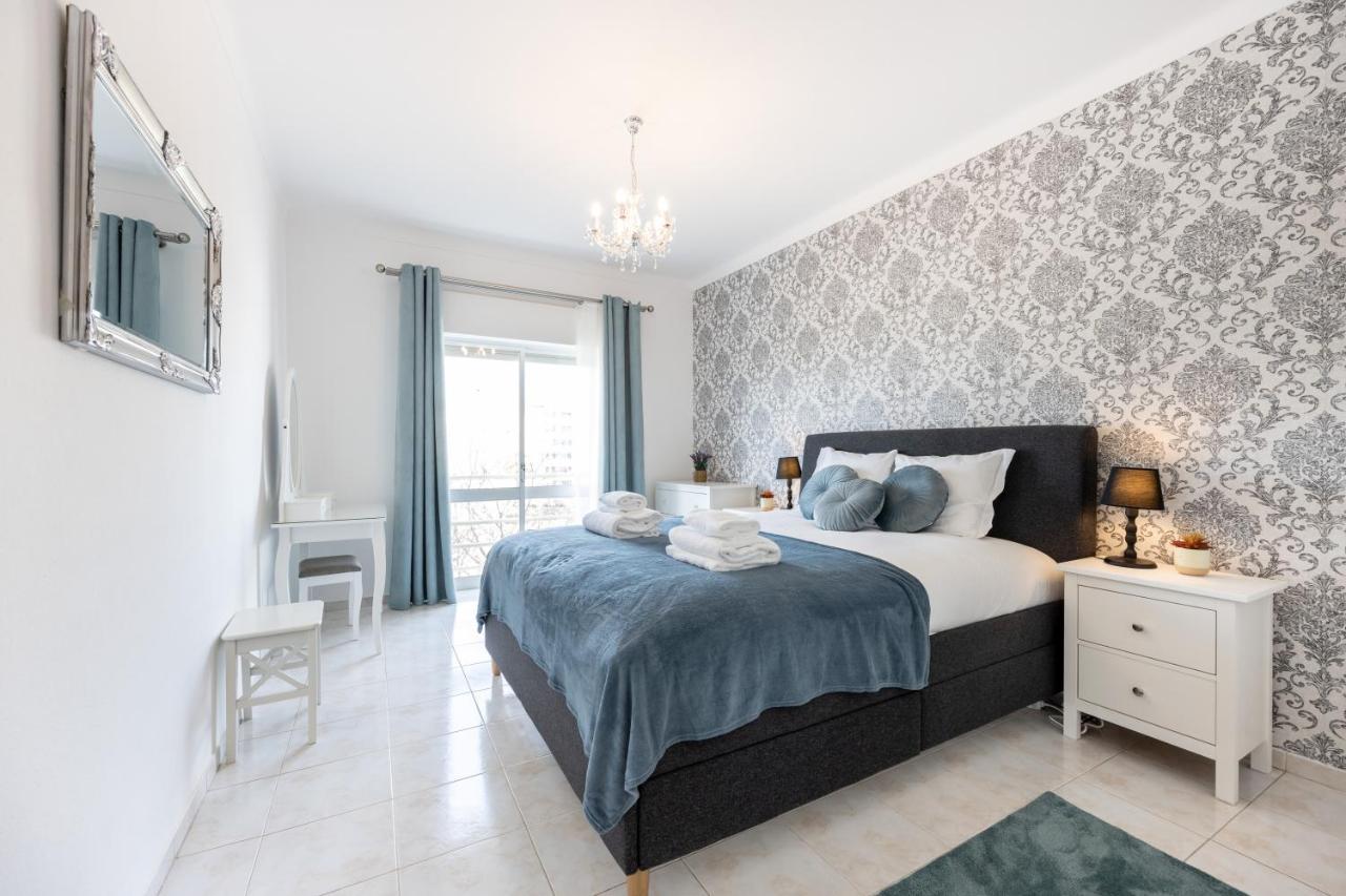 Stylish Seashore Apartment Lagos Exterior photo